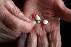 Controla-el-uso-de-fármacos-en-la-tercera-edad-a-tu-salud