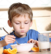 Los niños que no desayunan pueden carecer de los nutrientes esenciales diarios