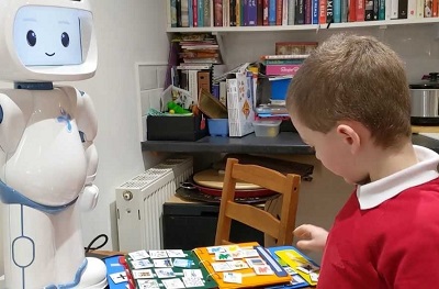 niños autismo robot
